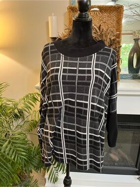 Parsley & Sage Black, White & Gray Plaid Knit Pullover